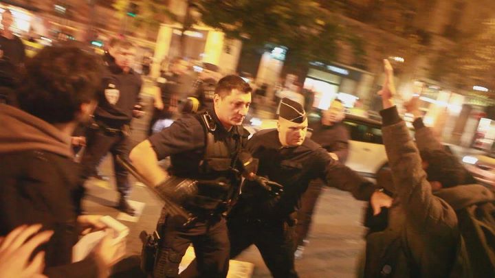 Paris : La police agresse la marche des Indignés