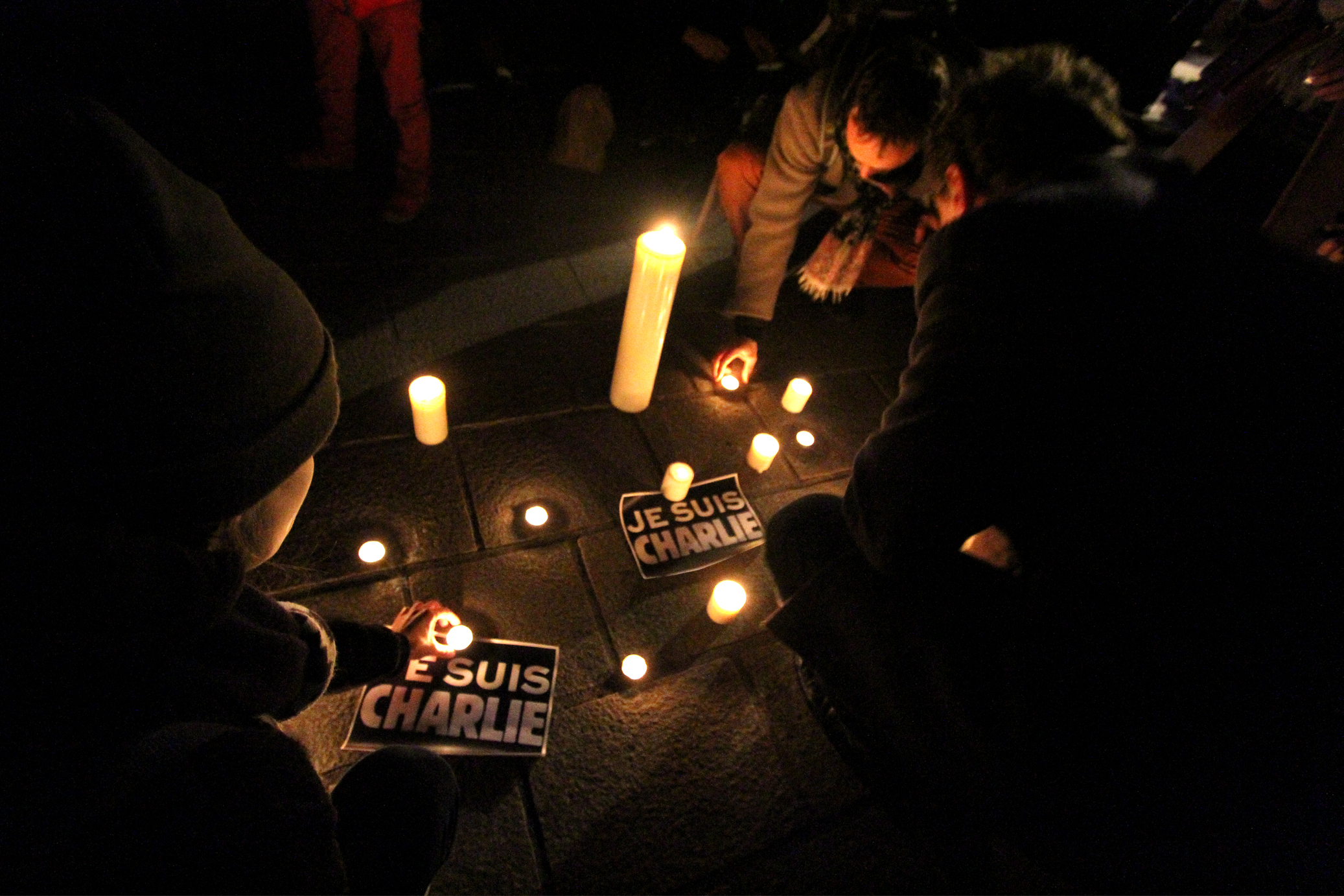 Charlie-Hebdo-Hommage-Mrs-07012015-lisa-TaF-13.jpg