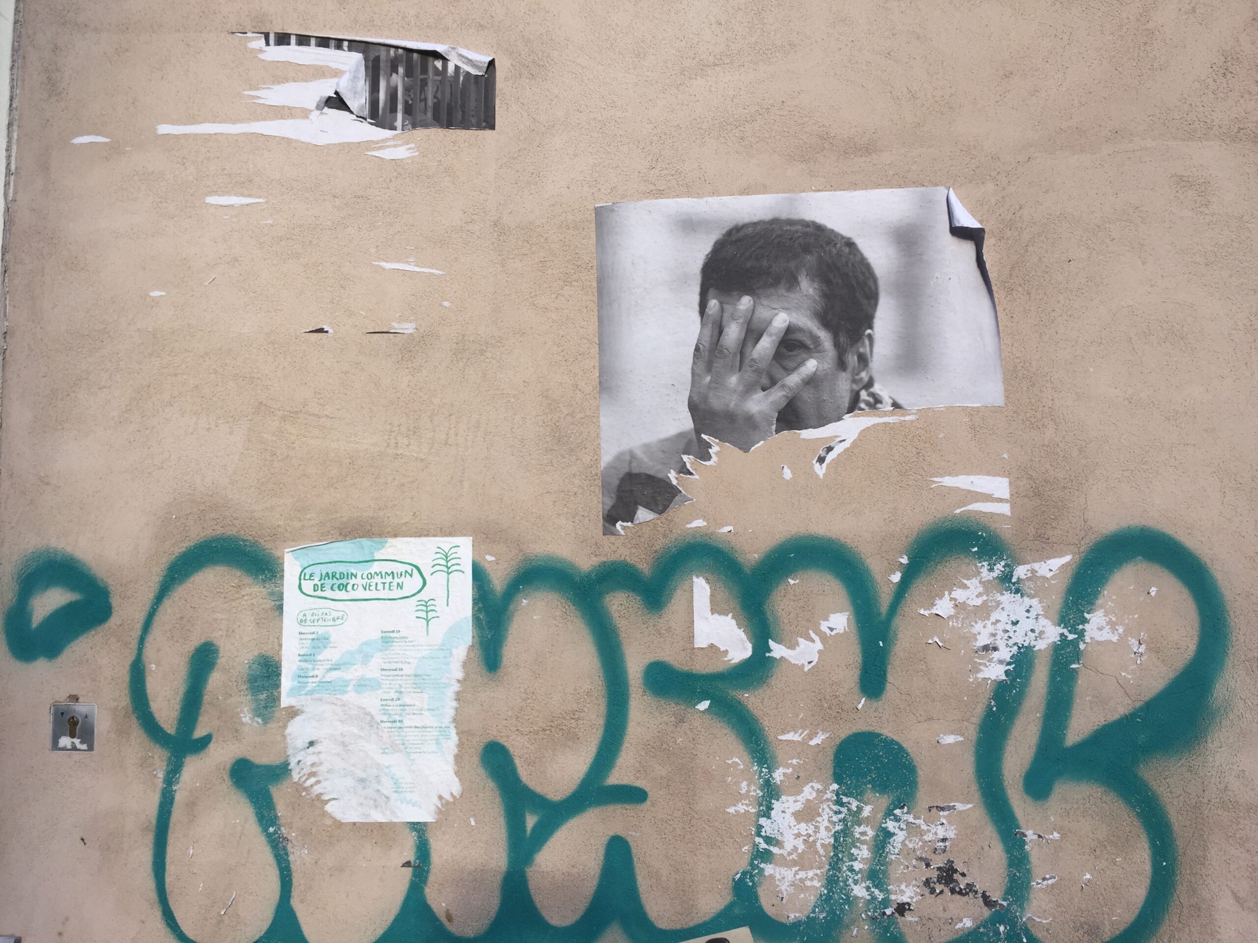 Metro, Boulot, Caveau.