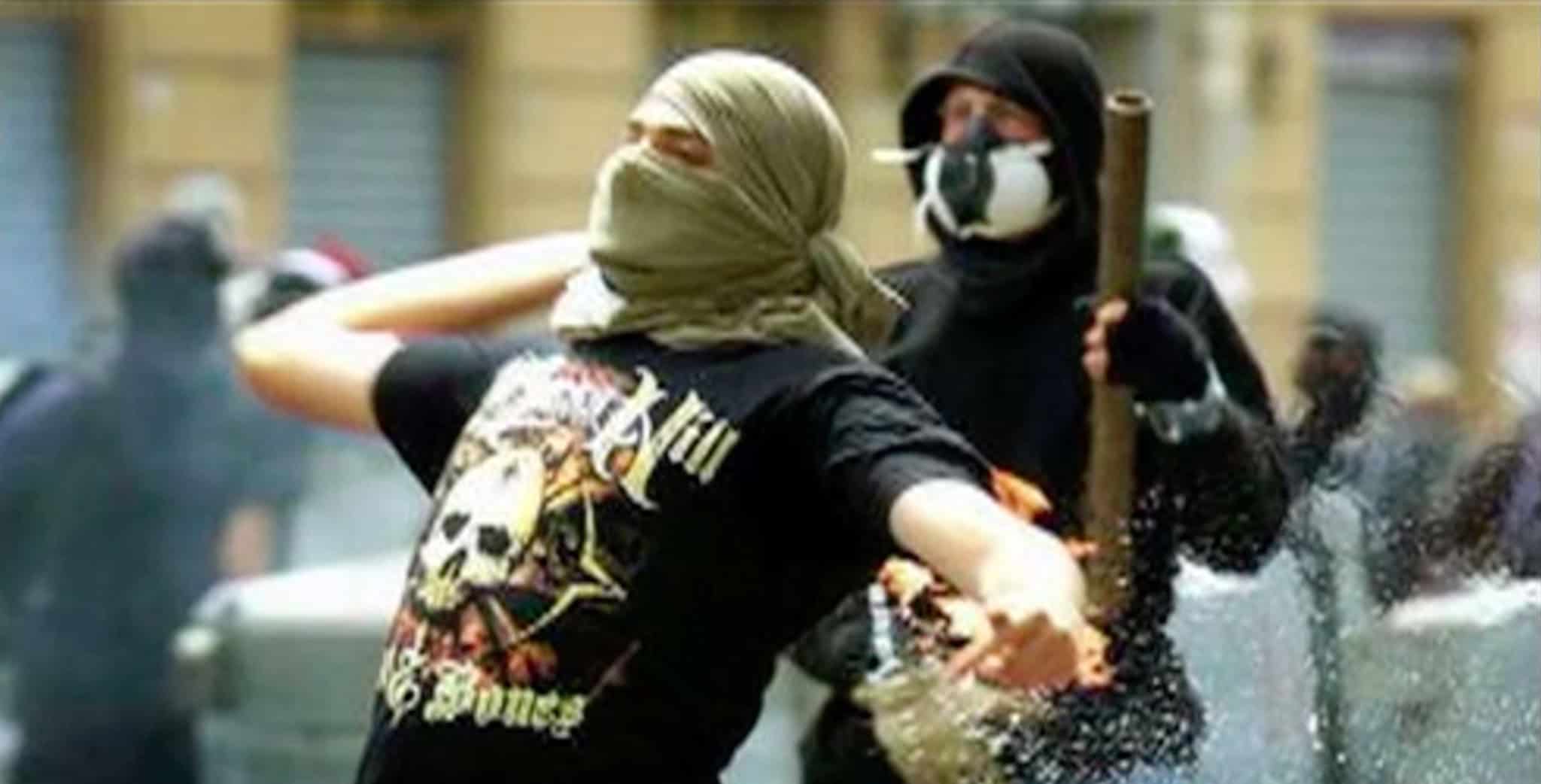 dont-clean-up-the-blood-1-film-primitivi